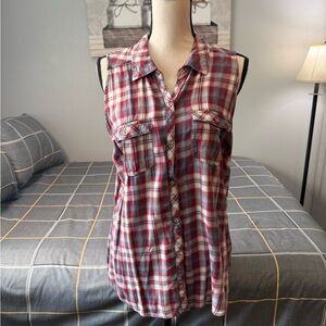 ♥️Maurices Red and White and a Touch of Blue Plaid Sleeveless Top Size XL